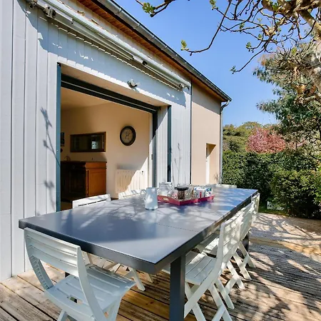 Holiday home 600m De La Plage, Jardin, Maison Pour 10 Saint-Briac-sur-Mer